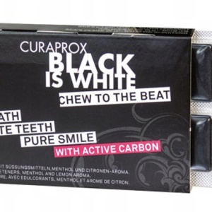 Curaprox Black Is White – wybielająca guma do żucia z aktywnym węglem, 12 szt.